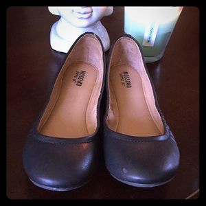 Black ballet flats.
